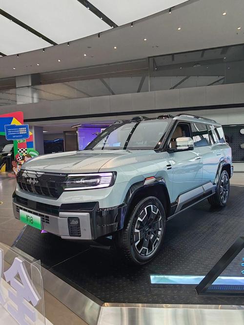 成都141比亚迪方程豹硬派越野的爆款，英菲尼迪35周年与你共成长